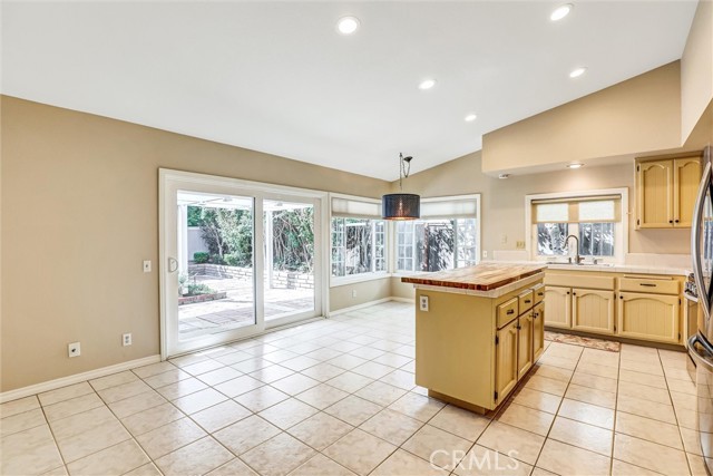 Detail Gallery Image 13 of 49 For 24 Field, Irvine,  CA 92620 - 3 Beds | 2 Baths