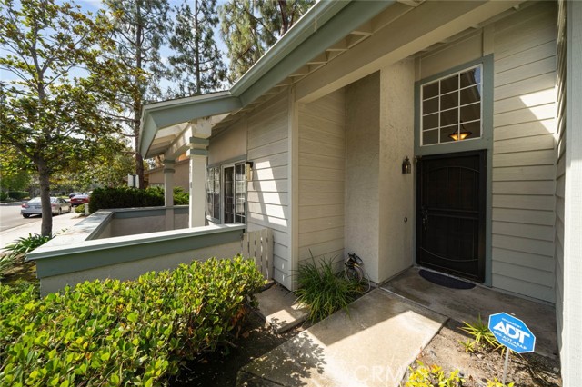 Detail Gallery Image 2 of 27 For 3218 Old Bridgeport Way, San Diego,  CA 92111 - 2 Beds | 2/1 Baths