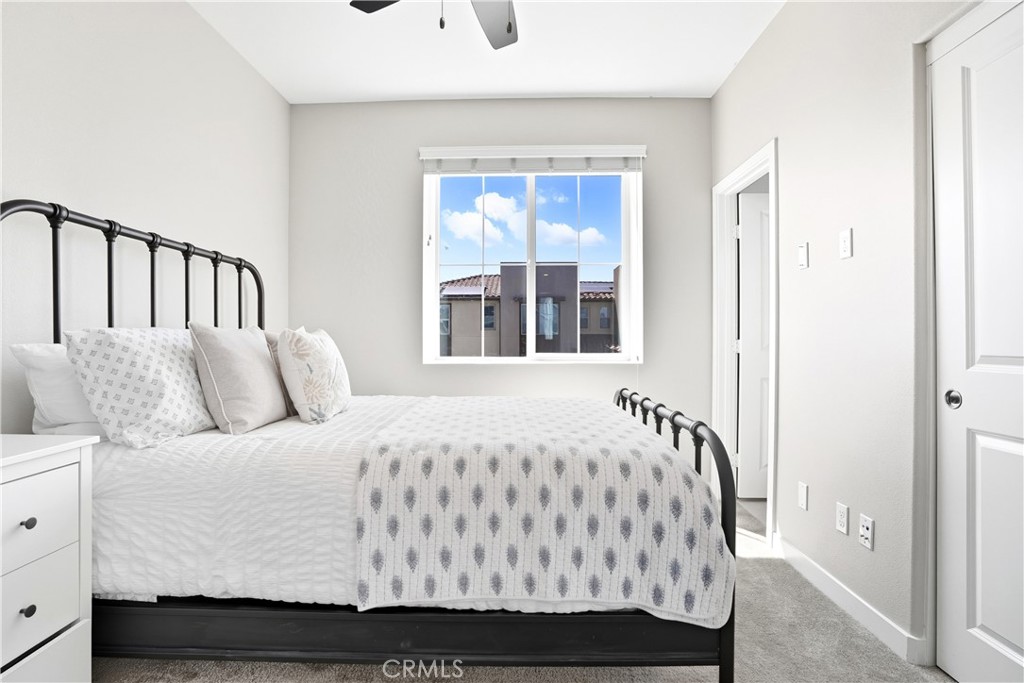 893764eb Ddeb 4499 8fbe 37ff064d4d4d