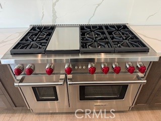 Detail Gallery Image 15 of 65 For 20552 Edgewood Ct, Chatsworth,  CA 91311 - 5 Beds | 5/1 Baths