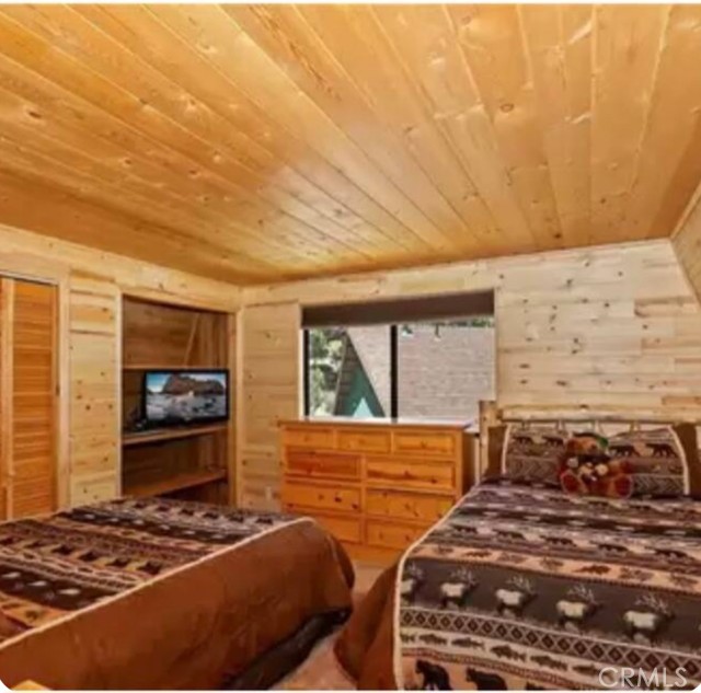 605 Kean Way, Big Bear City CA: https://media.crmls.org/medias/893803a8-b838-4dc3-9b7f-103e12f4bf00.jpg