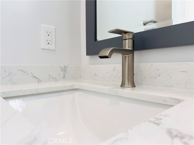 17522 Lemay Street, Lake Balboa CA: https://media.crmls.org/medias/89386ded-c622-4c1c-9837-f6e7b0a52e33.jpg