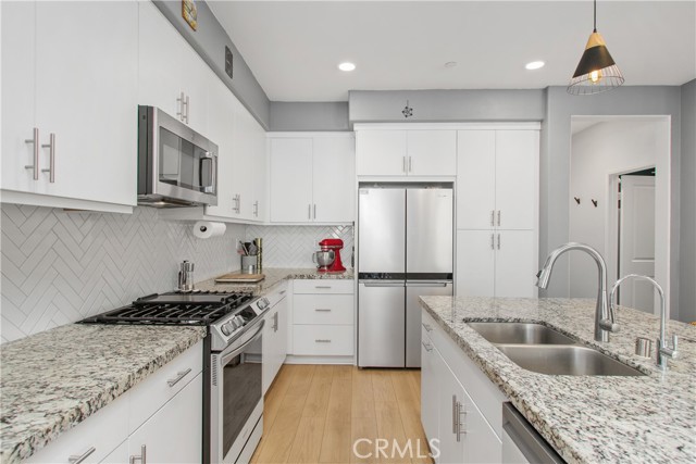 Detail Gallery Image 8 of 53 For 31541 Calle Canto, Temecula,  CA 92592 - 3 Beds | 2/1 Baths