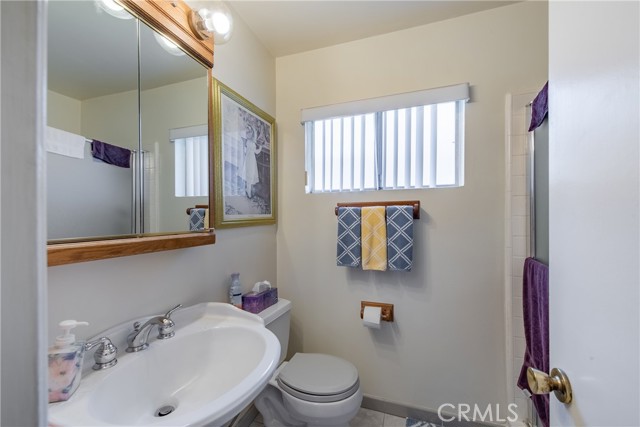 Detail Gallery Image 15 of 25 For 12764 Elkwood St, North Hollywood,  CA 91605 - 4 Beds | 2 Baths