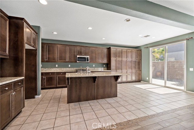 Detail Gallery Image 12 of 70 For 35917 Coyote Hill Ct, Murrieta,  CA 92563 - 4 Beds | 2 Baths