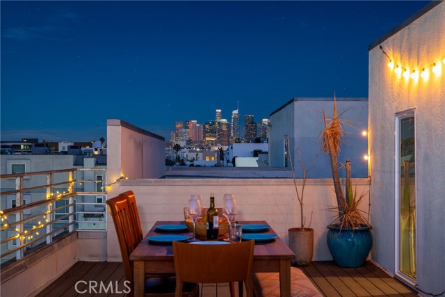 1055 S Serrano Avenue, Los Angeles CA: https://media.crmls.org/medias/8938f9db-123a-43b0-a6da-5ec545bc2572.jpg