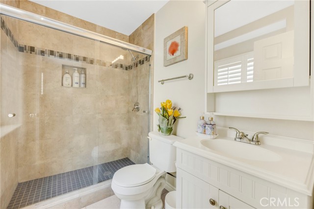 870 E Bermuda Dunes Court, Ontario CA: https://media.crmls.org/medias/893a8353-beb9-4c34-8794-6175277ada60.jpg