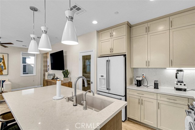 Detail Gallery Image 12 of 28 For 26149 Park Ave, Unit 52, Loma Linda,  CA 92373 - 4 Beds | 3 Baths