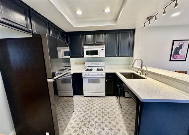 Detail Gallery Image 10 of 26 For 19 Dartmouth, Irvine,  CA 92612 - 2 Beds | 2/1 Baths