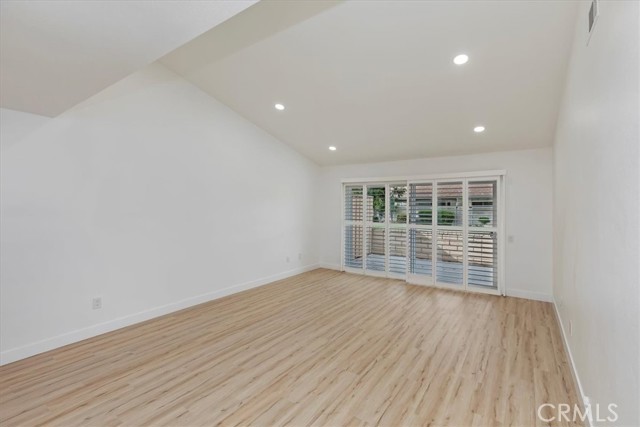 4223 Village 4 photo 8
