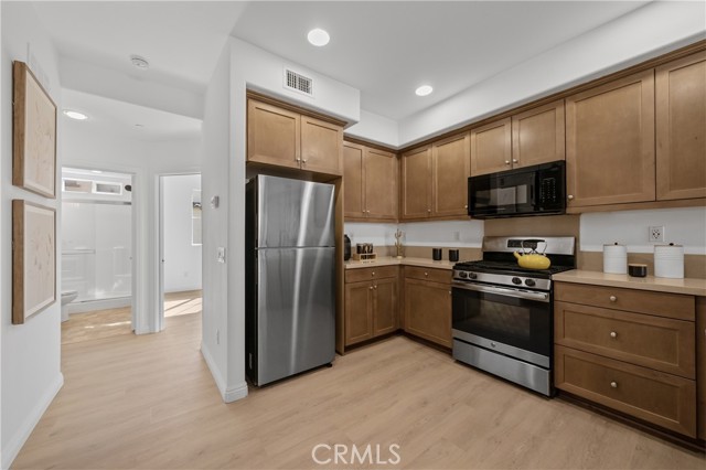 Detail Gallery Image 13 of 29 For 312 N Fenimore Ave, Azusa,  CA 91702 - 3 Beds | 3 Baths