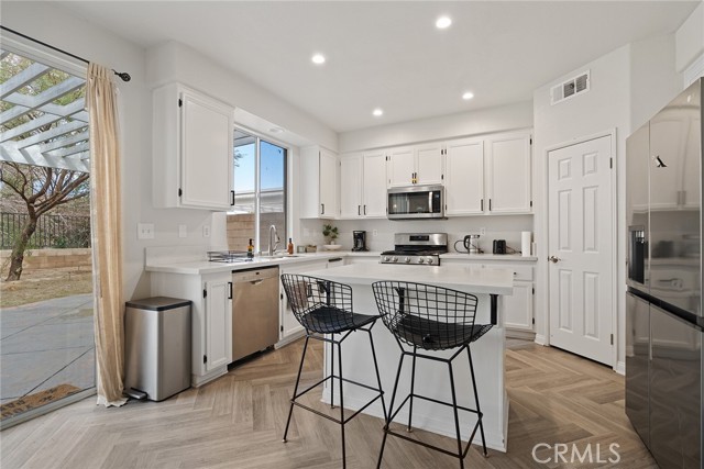 Detail Gallery Image 8 of 37 For 3423 Racquet Ln, Palmdale,  CA 93551 - 5 Beds | 3 Baths