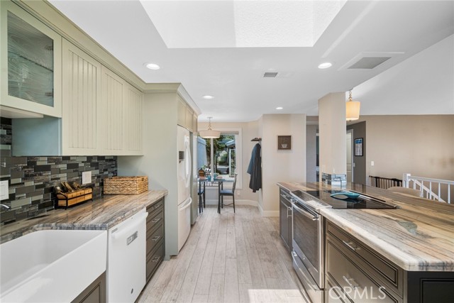 24532 Moonfire Drive, Dana Point CA: https://media.crmls.org/medias/893bc549-3e00-44cc-8cef-7c47e8549116.jpg