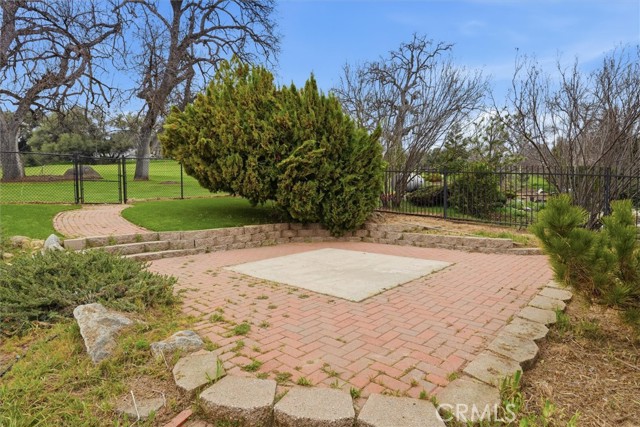 Detail Gallery Image 47 of 52 For 40484 Goldside Dr, Oakhurst,  CA 93644 - 4 Beds | 3 Baths