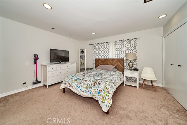 Detail Gallery Image 18 of 22 For 11640 Verada Ave, Granada Hills,  CA 91344 - 4 Beds | 2 Baths