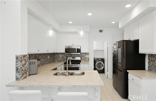 Detail Gallery Image 17 of 43 For 46 Promontory, Aliso Viejo,  CA 92656 - 2 Beds | 2/1 Baths