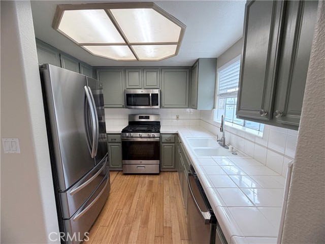 Detail Gallery Image 5 of 16 For 17320 S Dalton, Gardena,  CA 90247 - 2 Beds | 2/1 Baths