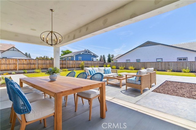 1734 Lester Avenue, Clovis CA: https://media.crmls.org/medias/893dd821-f530-475f-9575-174e26ac0d4b.jpg