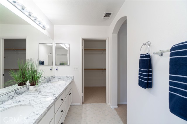 Detail Gallery Image 15 of 39 For 700 Festivo St, Oxnard,  CA 93030 - 4 Beds | 2/1 Baths
