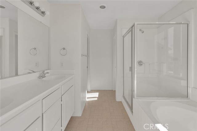 Detail Gallery Image 9 of 15 For 12415 Honeybear, Victorville,  CA 92392 - 4 Beds | 3 Baths