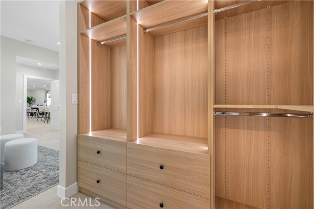 Detail Gallery Image 17 of 36 For 3923 Edenhurst Ave, Los Angeles,  CA 90039 - 4 Beds | 3 Baths