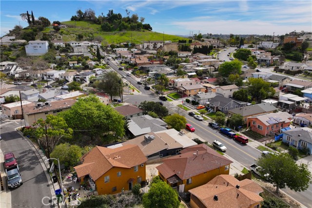 2750 Ballard Street, Los Angeles CA: https://media.crmls.org/medias/893eb444-240c-4ece-b04b-b4900730a362.jpg