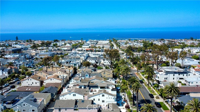 604 Marguerite Avenue, Corona del Mar CA: https://media.crmls.org/medias/893f174f-db86-4d06-ba52-28edc2d35de1.jpg