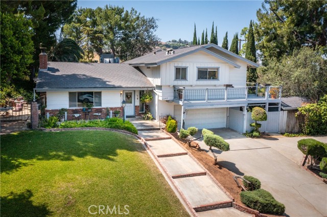 2242 Oak Crest Drive, Riverside CA: https://media.crmls.org/medias/893f5adb-4a0e-4803-a891-1aefd1c024ab.jpg