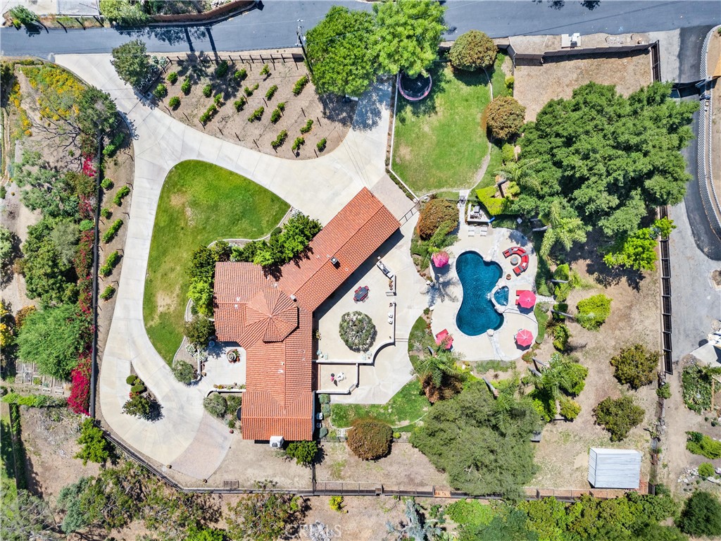 https://media.crmls.org/medias/893f6304-6b01-4711-a902-4fb2382d1f23.jpg?preset=X-Large
