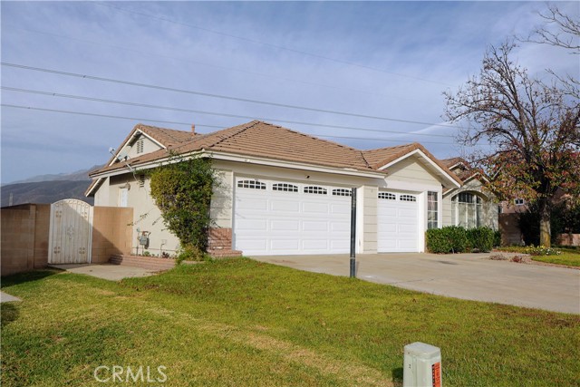 Detail Gallery Image 2 of 38 For 3976 N Flame Tree Ave, Rialto,  CA 92377 - 4 Beds | 2 Baths