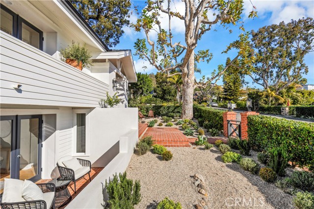 432 Holly Street, Laguna Beach CA: https://media.crmls.org/medias/89407b4c-5bad-441c-8c75-314571cb05d6.jpg