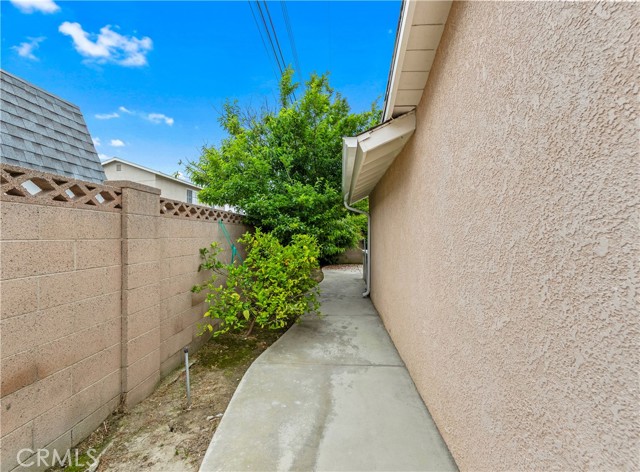 5472 Santa Gertrudes, Garden Grove CA: https://media.crmls.org/medias/89407f73-cfb9-4ef0-adbd-3542001a21c0.jpg