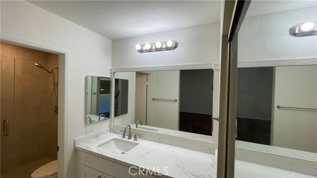 Detail Gallery Image 7 of 11 For 809 Creekside Dr #35,  Fullerton,  CA 92833 - 2 Beds | 2/1 Baths