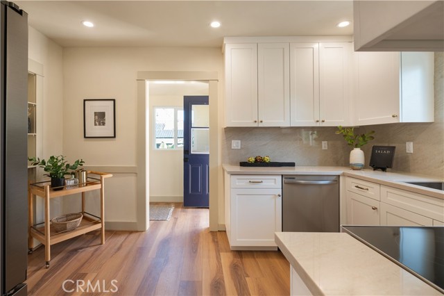 Detail Gallery Image 11 of 27 For 4245 E 6th, Long Beach,  CA 90814 - 2 Beds | 1 Baths