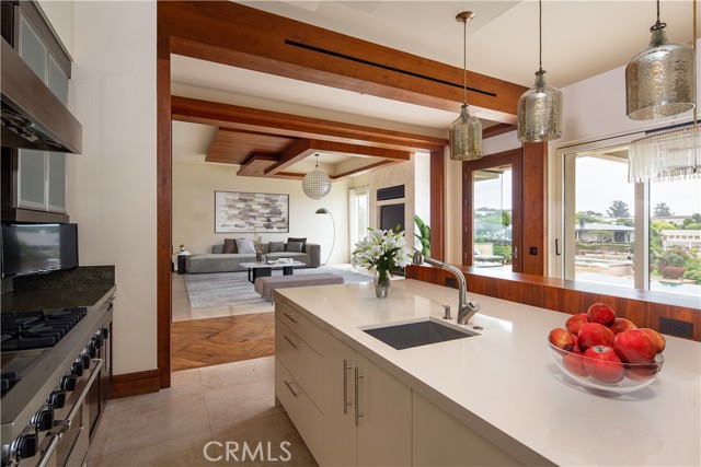 Detail Gallery Image 9 of 19 For 226 Morning Canyon Rd, Corona Del Mar,  CA 92625 - 4 Beds | 4/2 Baths