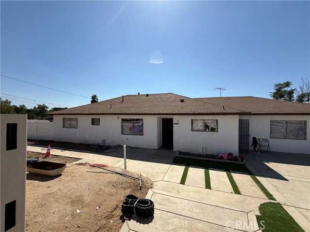 18571 Day Street, Perris CA: https://media.crmls.org/medias/8940fa70-a4d7-430e-8064-e9b496addd74.jpg