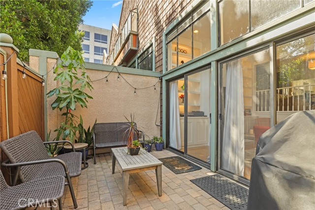 Detail Gallery Image 30 of 38 For 209 S Oakland Ave #D,  Pasadena,  CA 91101 - 3 Beds | 2/1 Baths