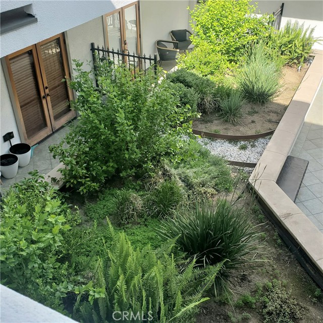 Detail Gallery Image 4 of 21 For 4415 Saugus Ave #207,  Sherman Oaks,  CA 91403 - 2 Beds | 2 Baths