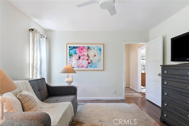 14724 Cumpston Street photo 29