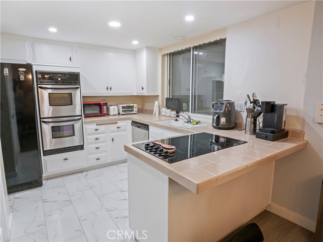 Detail Gallery Image 5 of 24 For 3500 W Manchester #450,  Inglewood,  CA 90305 - 3 Beds | 2 Baths