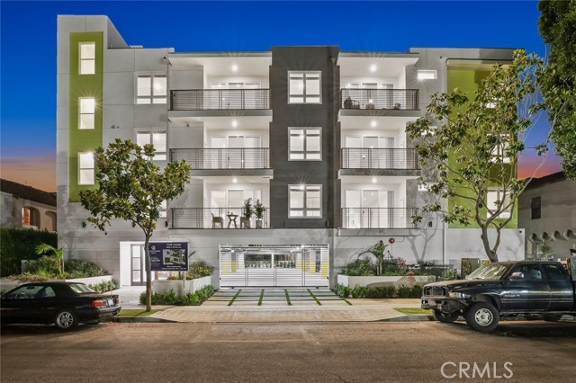 Detail Gallery Image 1 of 34 For 5820 La Mirada Ave #403,  Hollywood,  CA 90038 - 2 Beds | 2 Baths