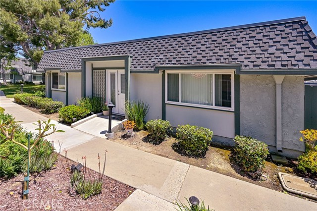 Detail Gallery Image 1 of 23 For 8261 Cape Horn Dr, Huntington Beach,  CA 92646 - 2 Beds | 2 Baths
