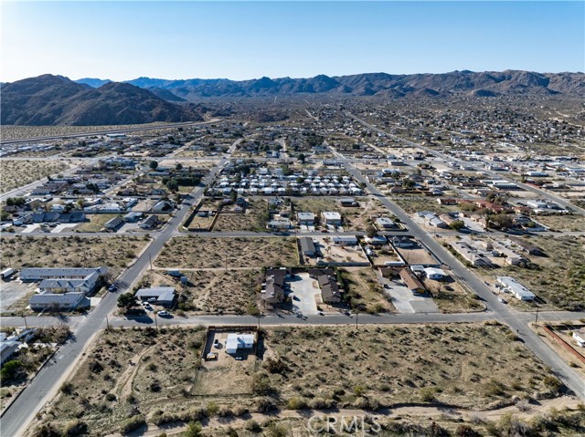Detail Gallery Image 14 of 23 For 61954 Plaza Rd, Joshua Tree,  CA 92252 - – Beds | – Baths