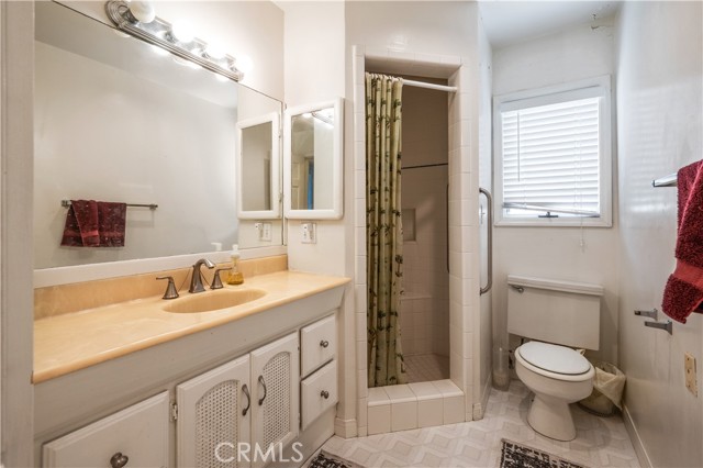 304 Avenue E, Redondo Beach CA: https://media.crmls.org/medias/8944e2af-6801-44e9-b65d-9239065196f0.jpg
