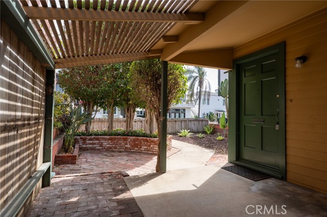 Detail Gallery Image 7 of 36 For 425 30th St, Manhattan Beach,  CA 90266 - 2 Beds | 1 Baths