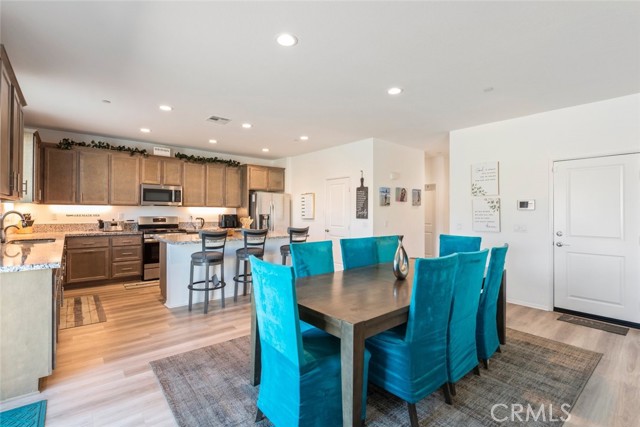 Detail Gallery Image 10 of 44 For 29244 Date Palm, Lake Elsinore,  CA 92530 - 4 Beds | 3 Baths