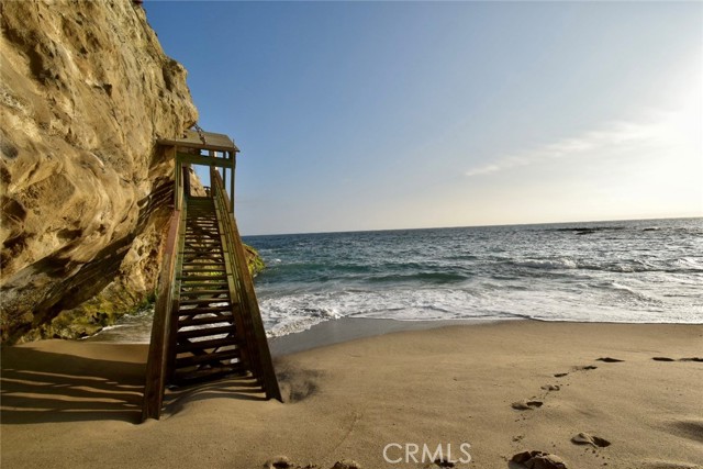Private access from Table Rock community to West Beach