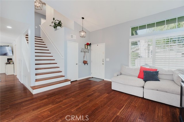 Detail Gallery Image 10 of 44 For 27224 Waterford Dr, Valencia,  CA 91354 - 3 Beds | 2/1 Baths