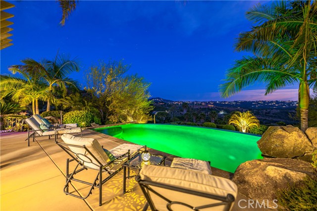 40468 Rock Mountain Drive, Fallbrook CA: https://media.crmls.org/medias/8945beb4-0bfa-4010-afc8-1ee7a0f3c7ee.jpg
