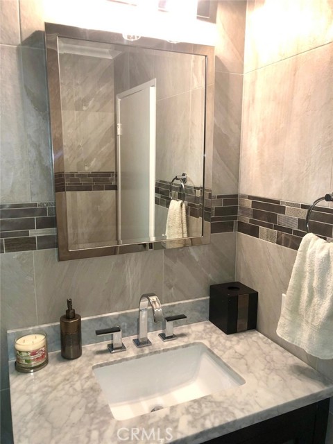 555 Esplanade, Redondo Beach CA: https://media.crmls.org/medias/8945c530-3300-4602-8846-18bdfcebaded.jpg
